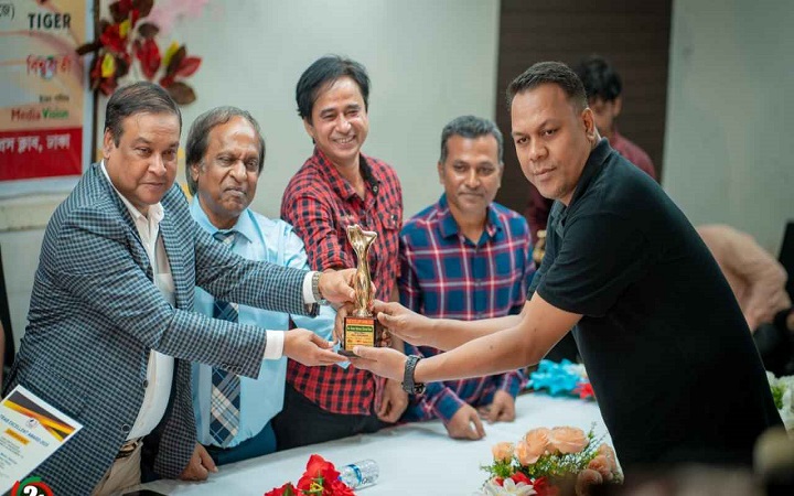 সেরা খলনায়কের পুরস্কার পেলেন শিমুল খান